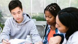 Résidence étudiante à Saint-Germain-en-Laye avec un emplacement stratégique pour les étudiants.